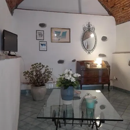 Bouganville Апартаменти *
